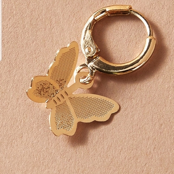 *Nancy * Hoop Butterfly Drop earrings - Picture 2 of 3